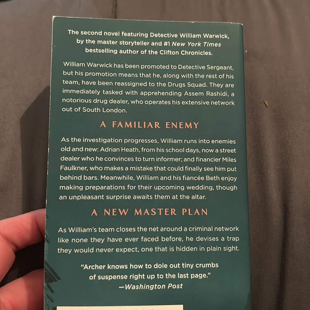 Books - Picture 3 of 7